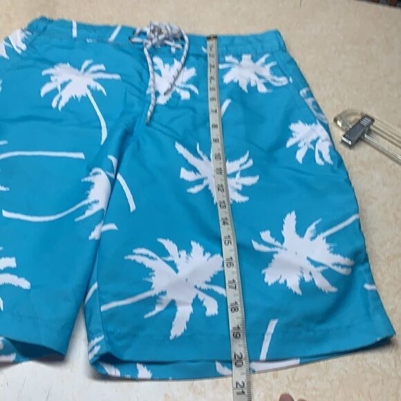 St. John’s Bay Swim Trunks Sz S NWT - Picture 6 of 6